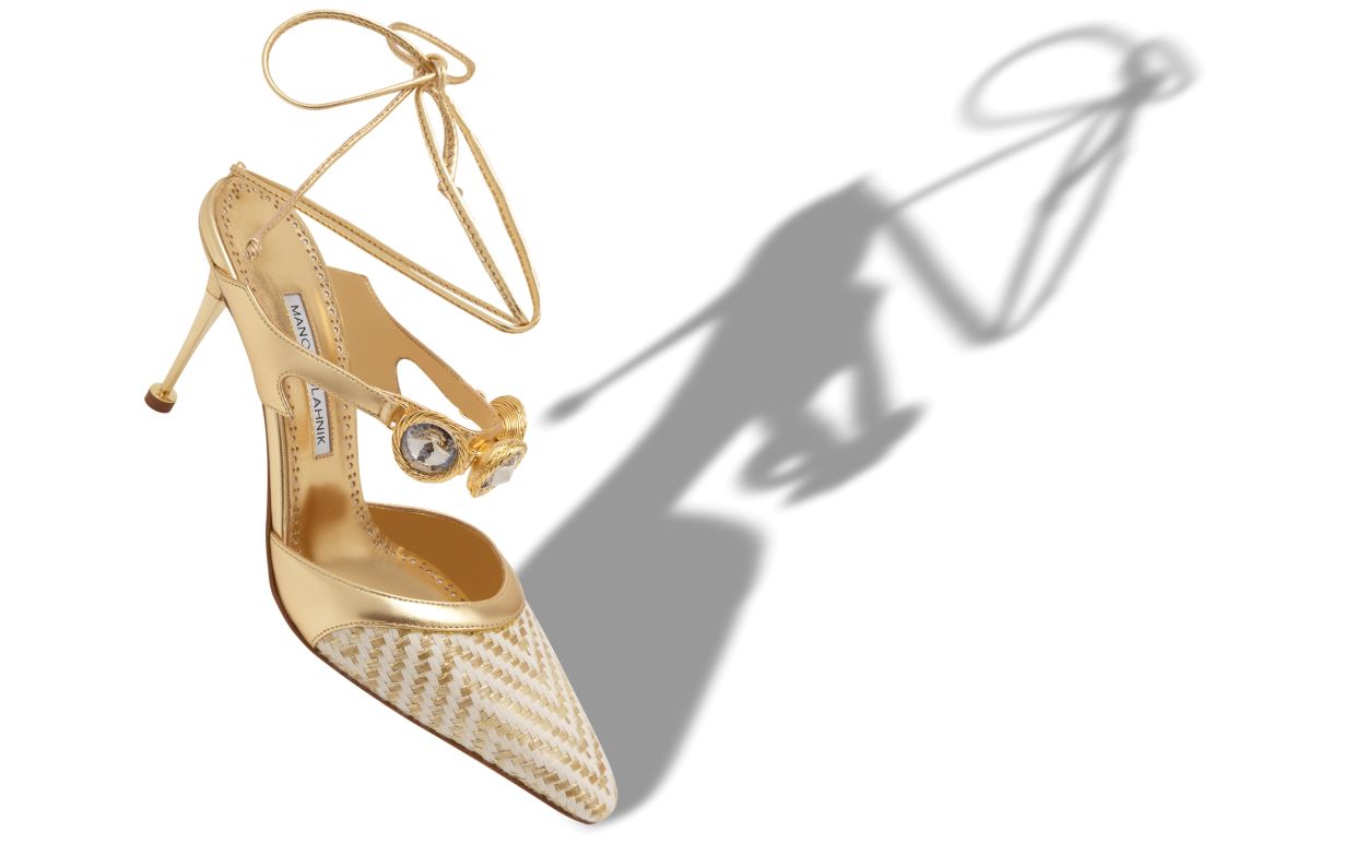 Zapatillas de tacón con tobillera de cuero napa dorado y detalles de cristal