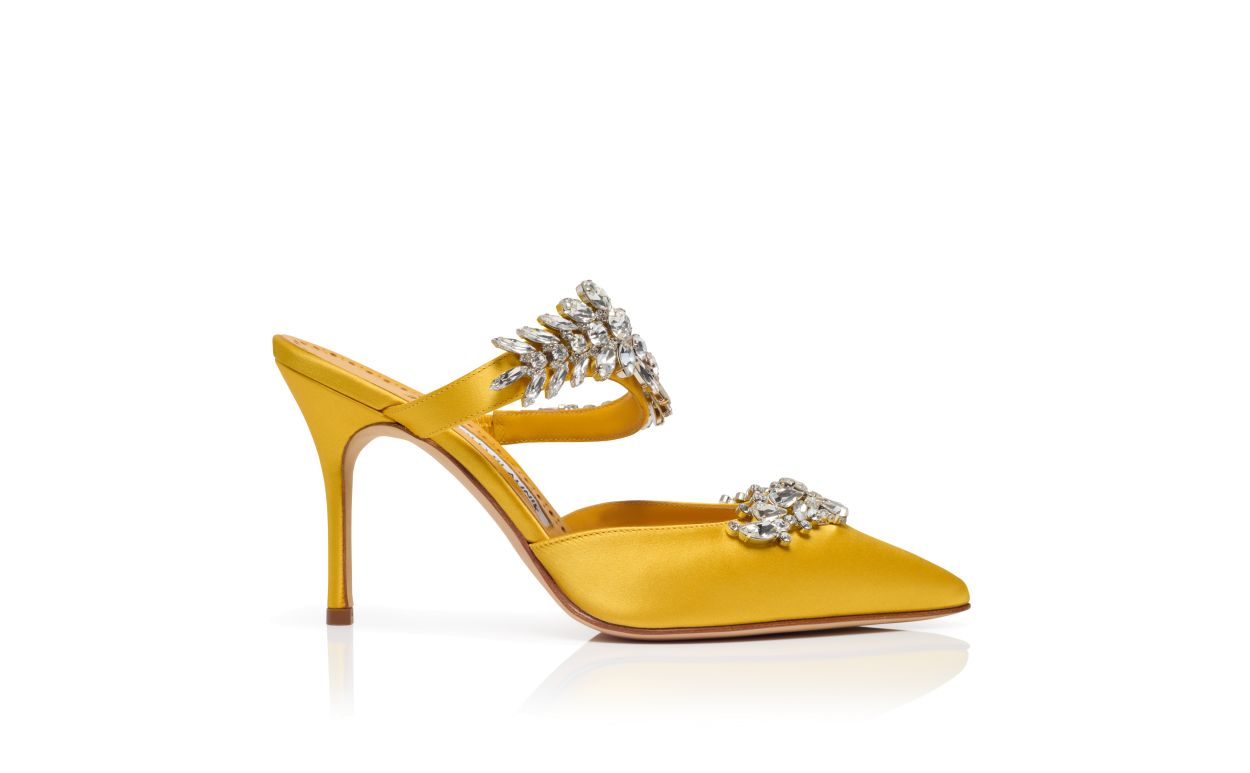 Mocasines de Satén Amarillo con Adornos de Cristal