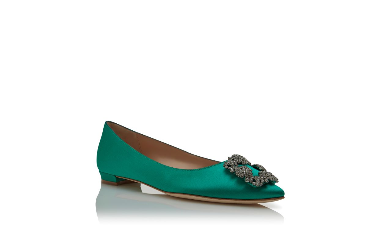 Zapatos planos de satín verde con hebilla de joyería