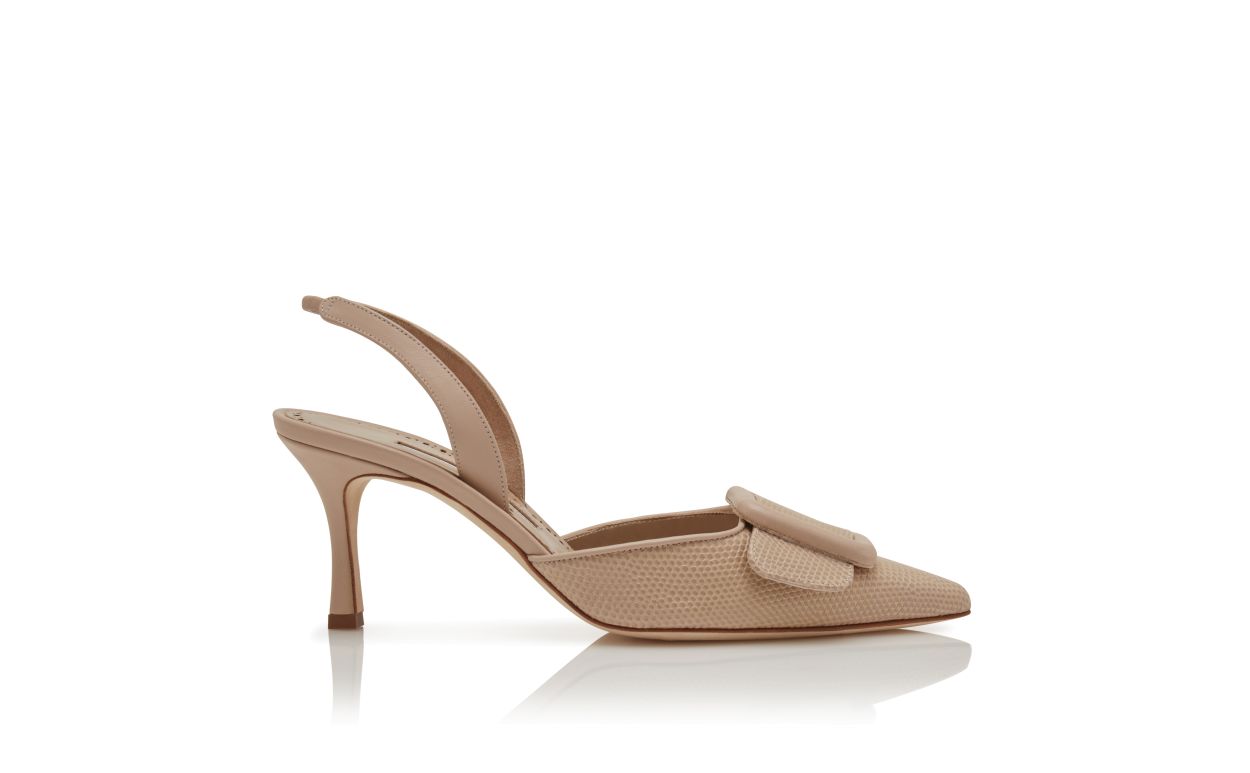 Zapatos de tacón punta fina de cuero de ternera beige claro con detalle de hebilla y correa elástica