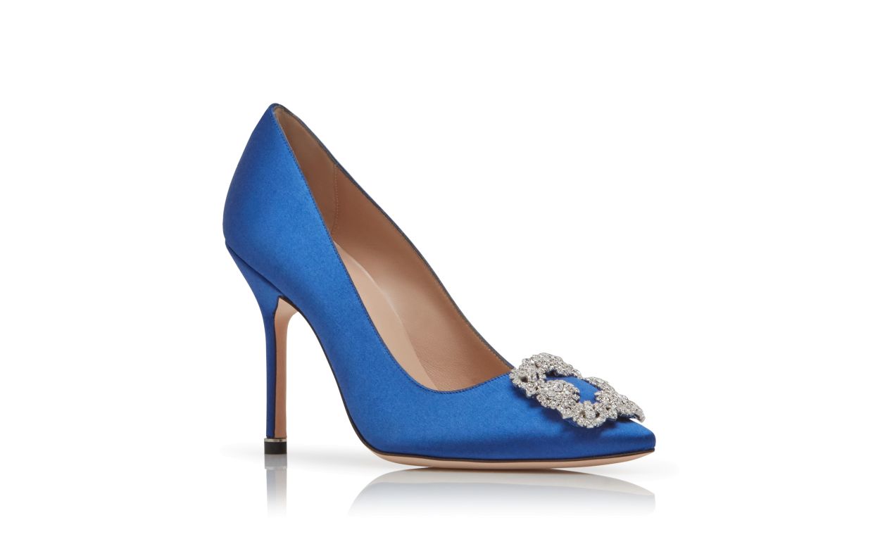 Zapatillas de satín azul con hebilla de joyería