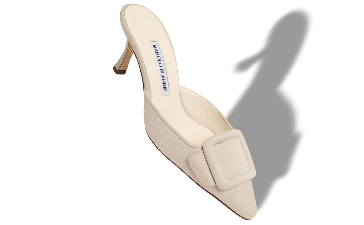 Mocasines de ante crema claro con detalle de hebilla