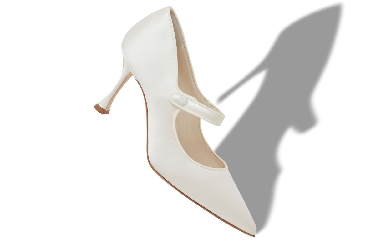 Zapatillas de punta puntiaguda de satín crema