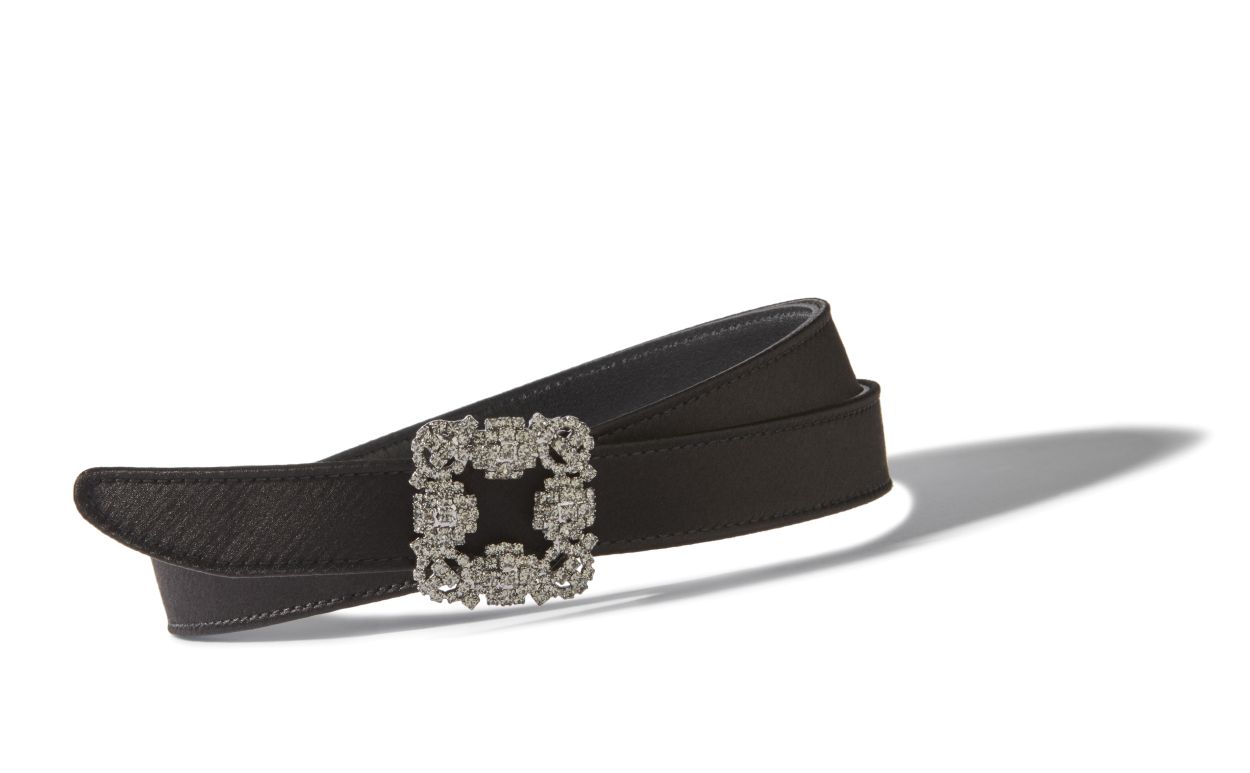 Cinturón de satín negro con hebilla de cristal